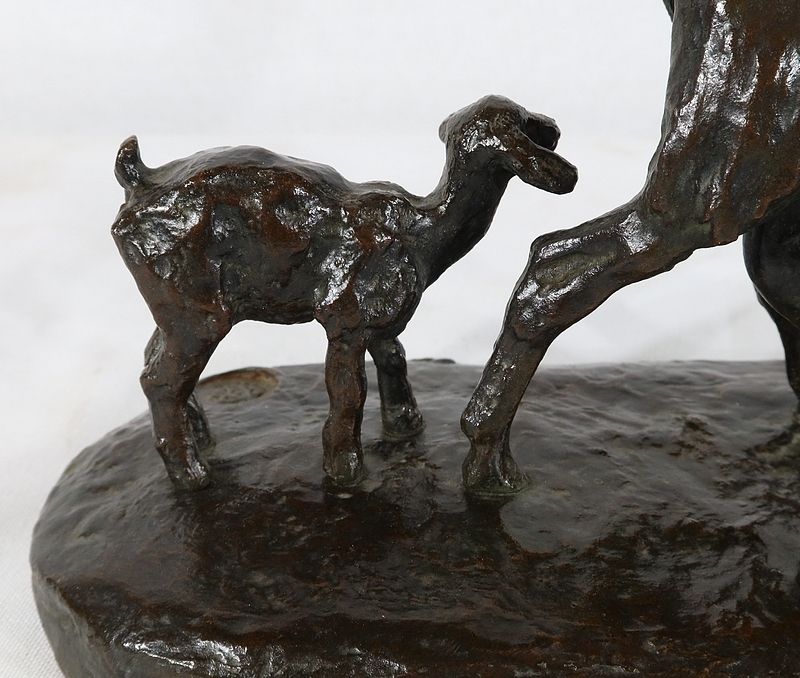 photo vintage Bronze "Goat And Its Kids" By A.Bitter, 1st Part Of The 20th Century