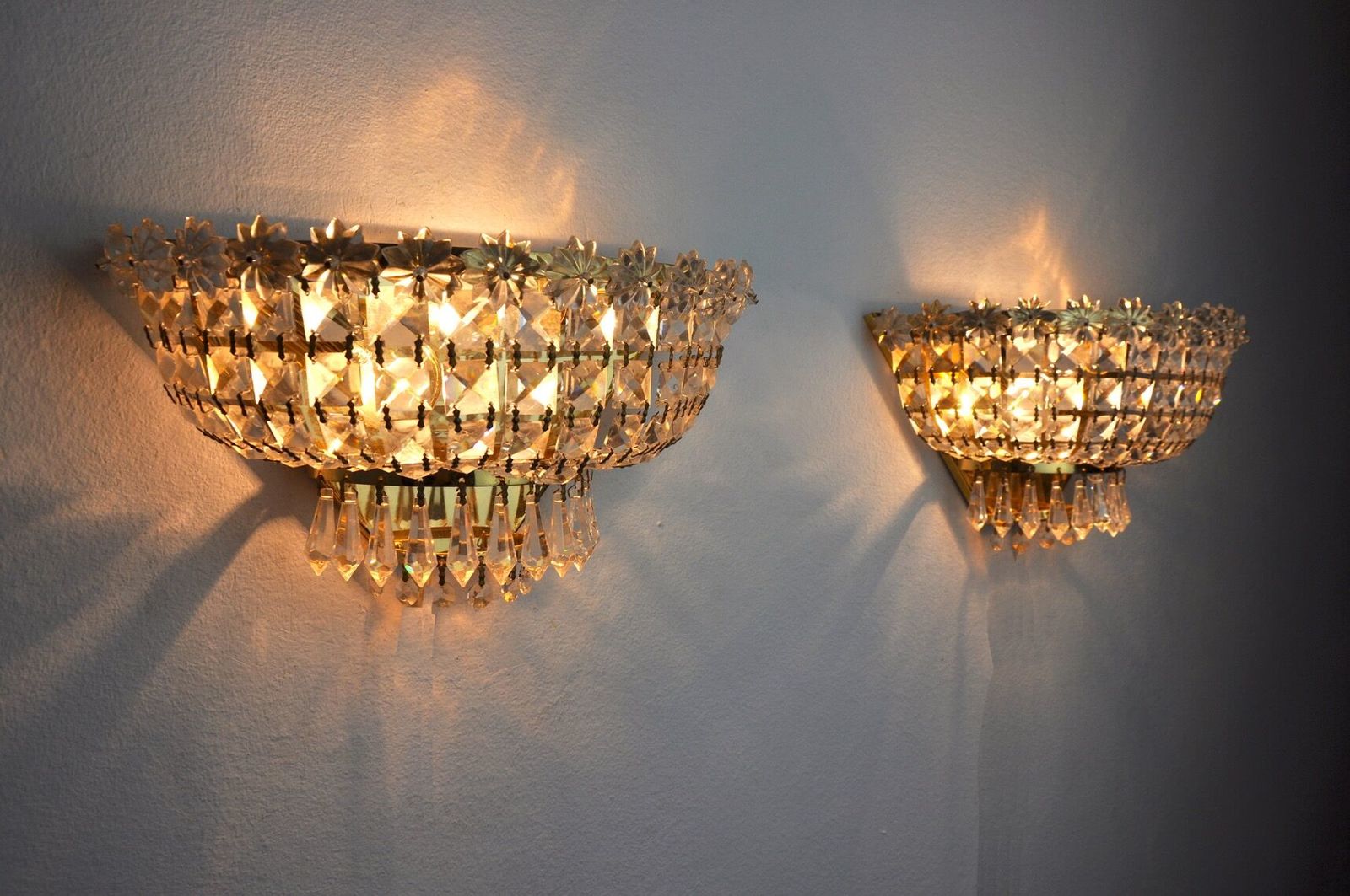 Pair Of Regency Wall Lamps, Cut Crystals, Italy, 1980 photo vinterior