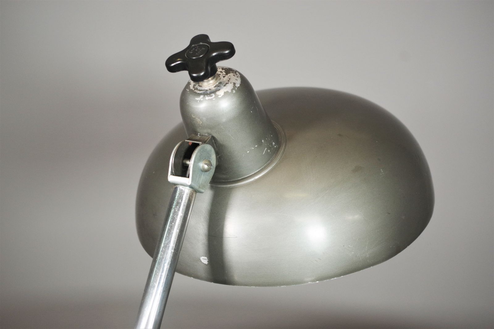 Lampada Da Tavolo In Alluminio, Anni '50, Alluminio photo furniture