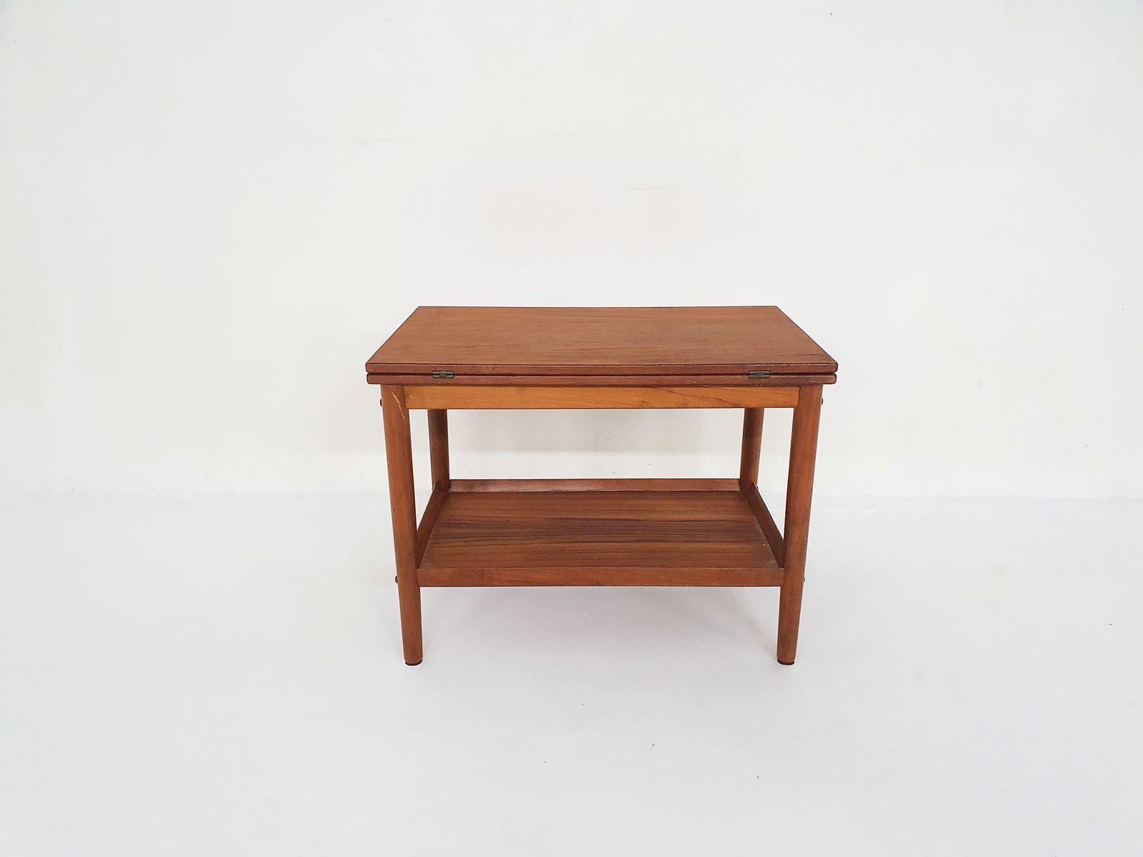 Grete Jalk Voor Poul Jeppesen, Inklapbare Bijzettafel, Denemarken, Ca. Jaren 1960 photo for sale