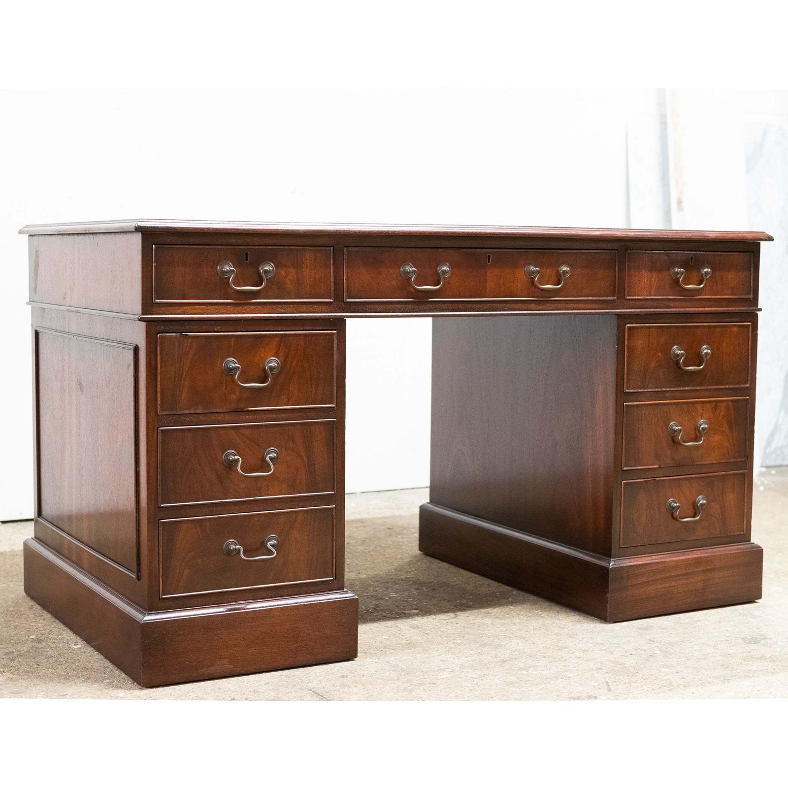 Reclaimed Flame Mahogany Pedestal Desk | Charles Barr photo Furniture