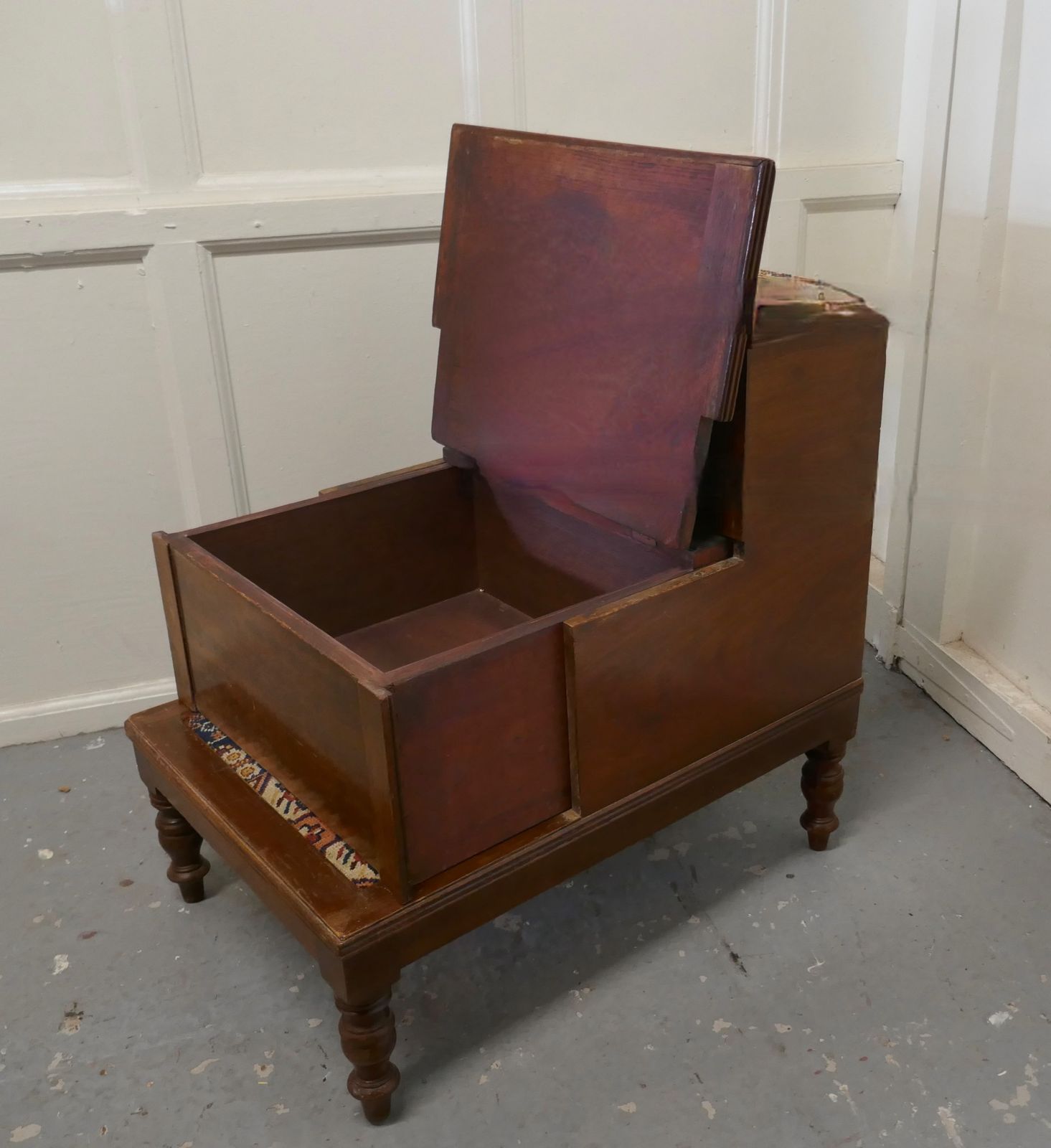 Early Victorian Library Steps Or 3 Step Commode On Turned Legs photo Home Decor