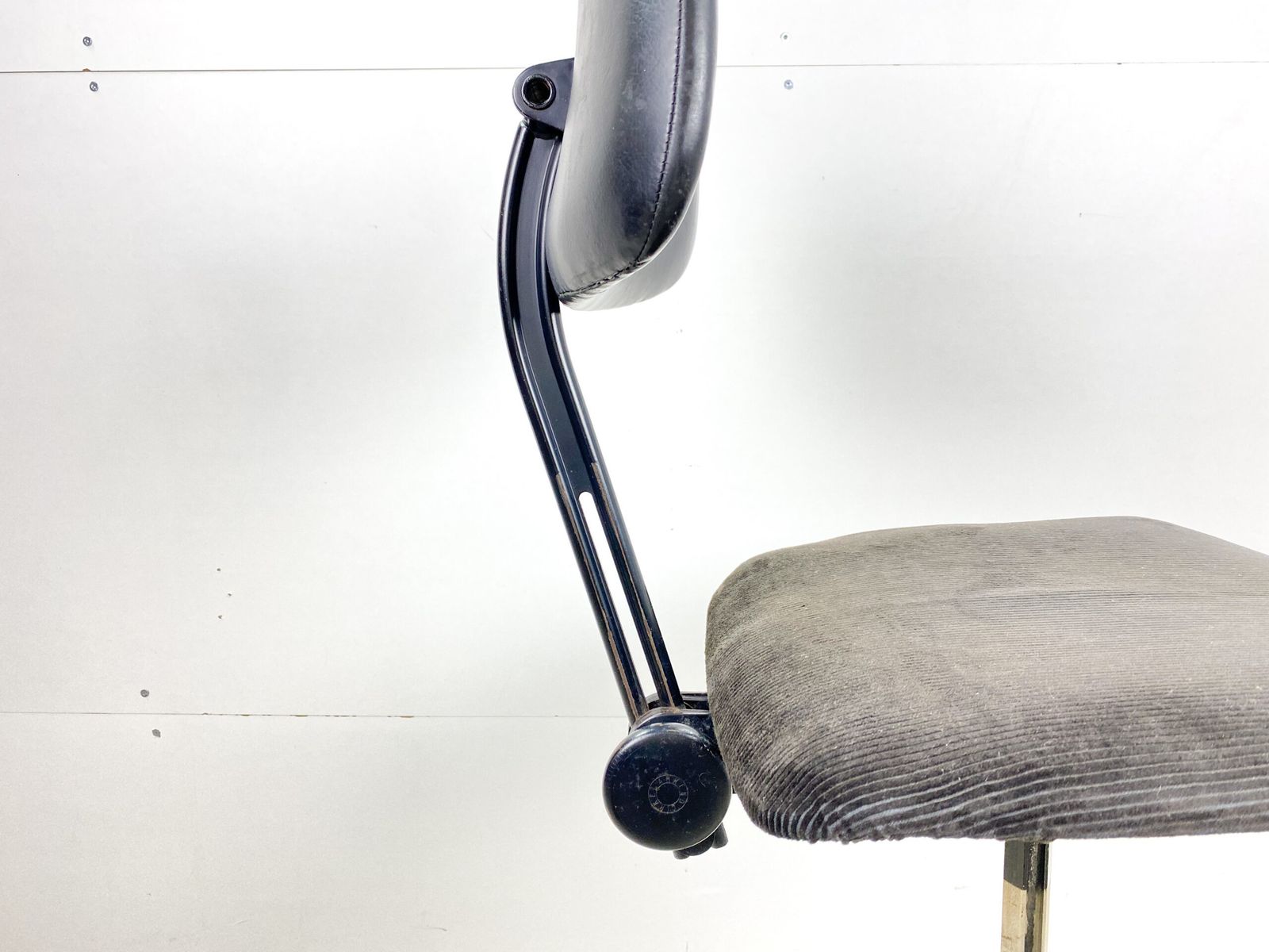Black Ahrend De Cirkel Office Chair photo buy
