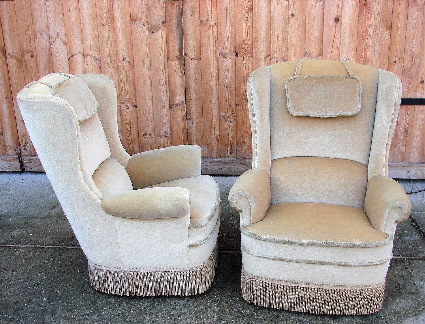 photo furniture A Pair Of Uszak Armchairs , 70s