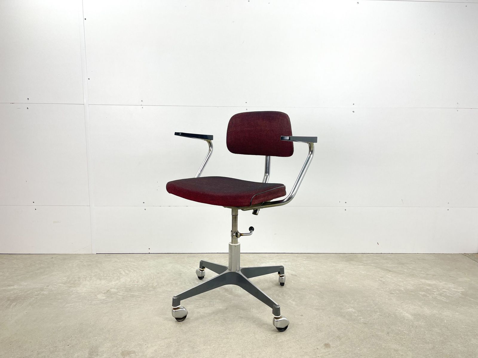 Office Chair With Armrests
