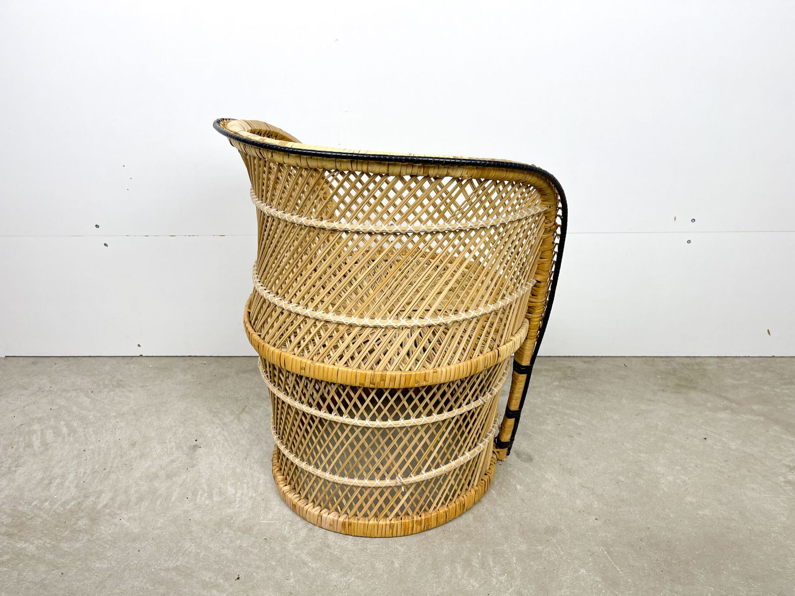 photo furniture Children's Peacock Chair