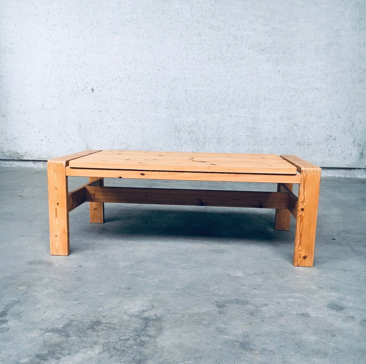 Scandinavisch Modern Design Salontafel Van Massief Grenenhout, Denemarken, Ca. Jaren 1970 photo buy
