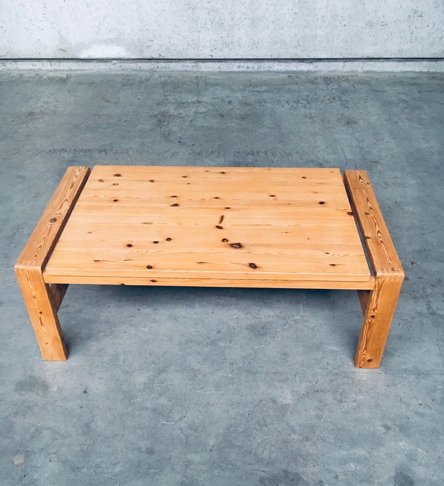 Scandinavisch Modern Design Salontafel Van Massief Grenenhout, Denemarken, Ca. Jaren 1970 photo vintage