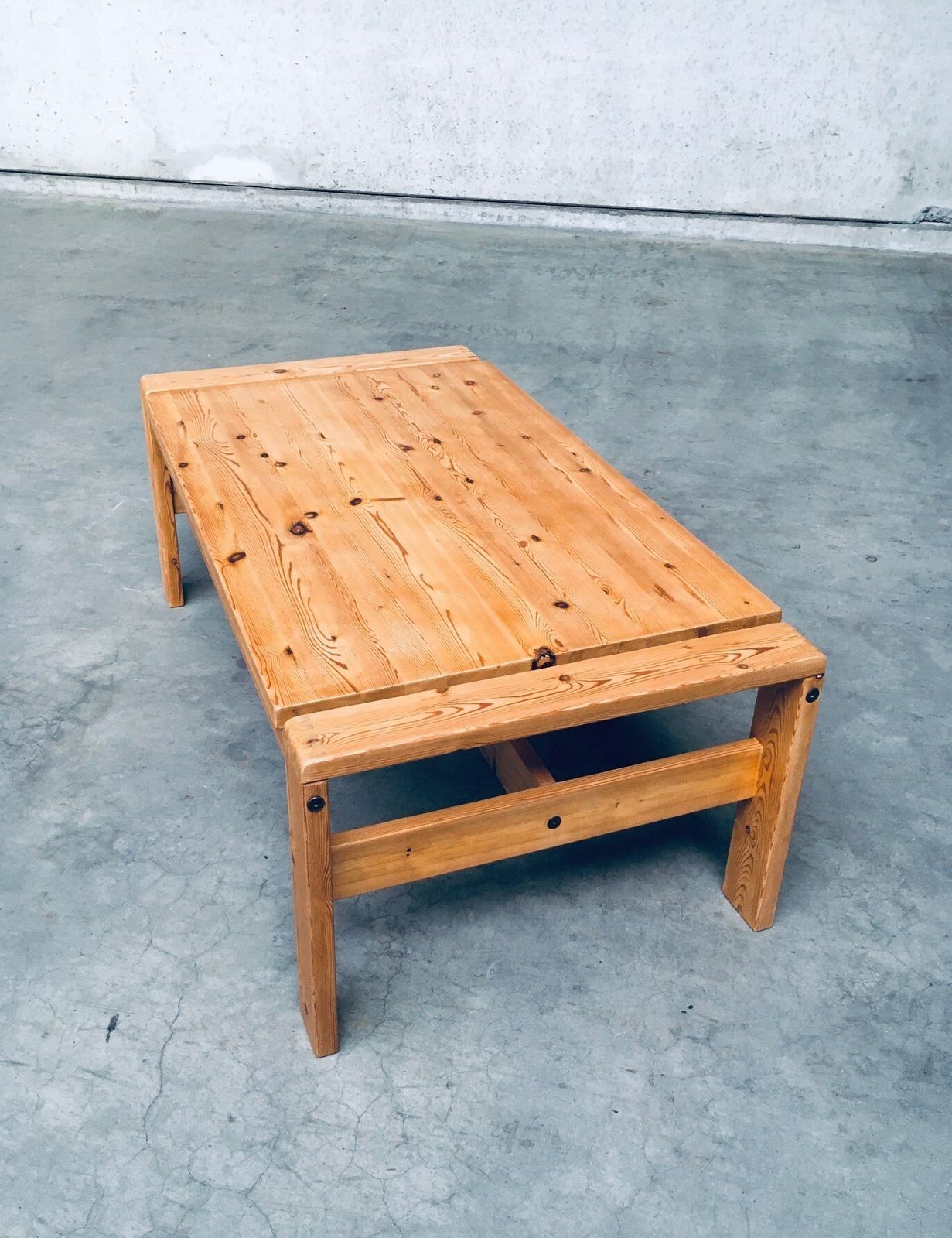 photo vinterior Scandinavisch Modern Design Salontafel Van Massief Grenenhout, Denemarken, Ca. Jaren 1970