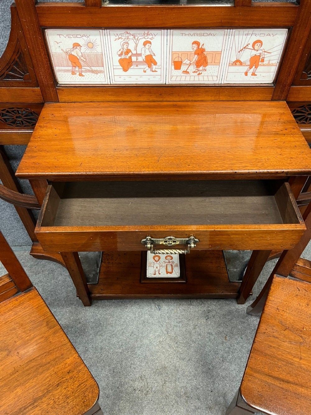 photo furniture Rare Ellen E. Houghton Of Minton Tiled Hall Stand And Hall Chairs "Days Of The Week"