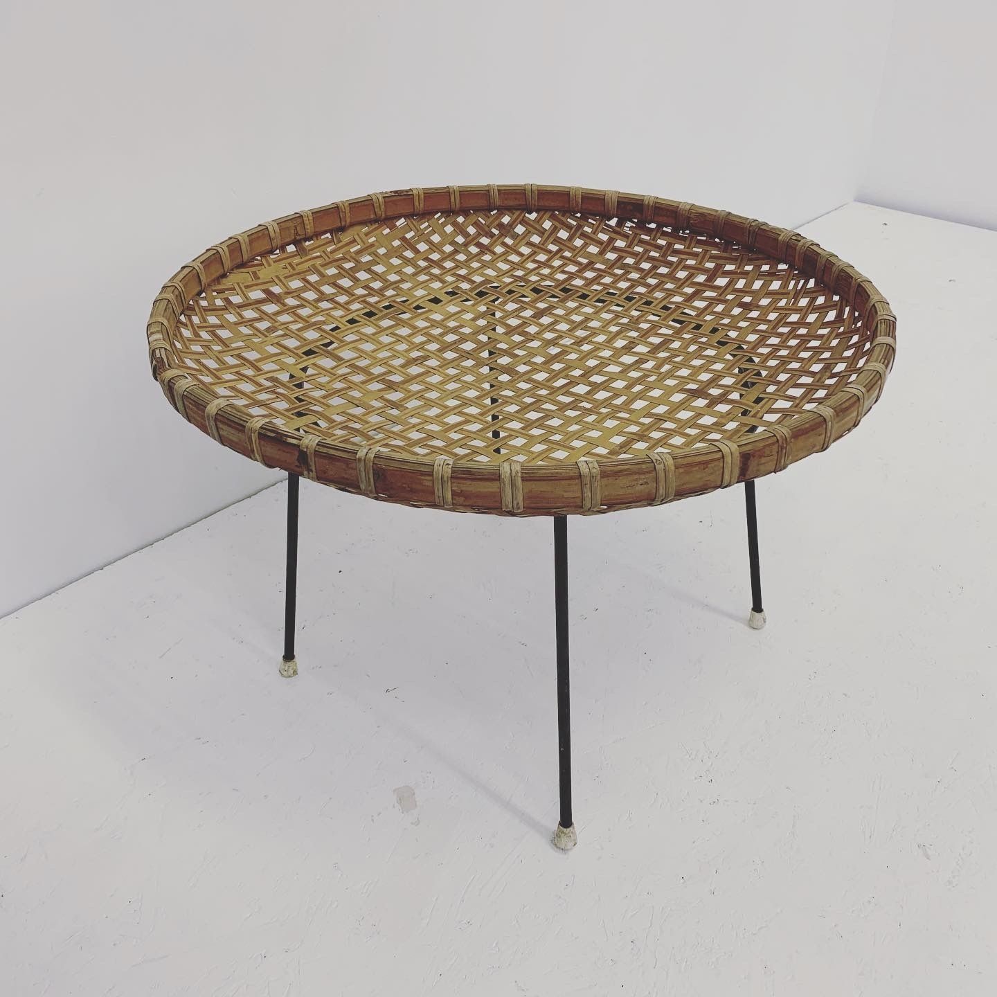 Artimeta Basket Tijdschriftenrek, Ca. Jaren 1950 photo vintage