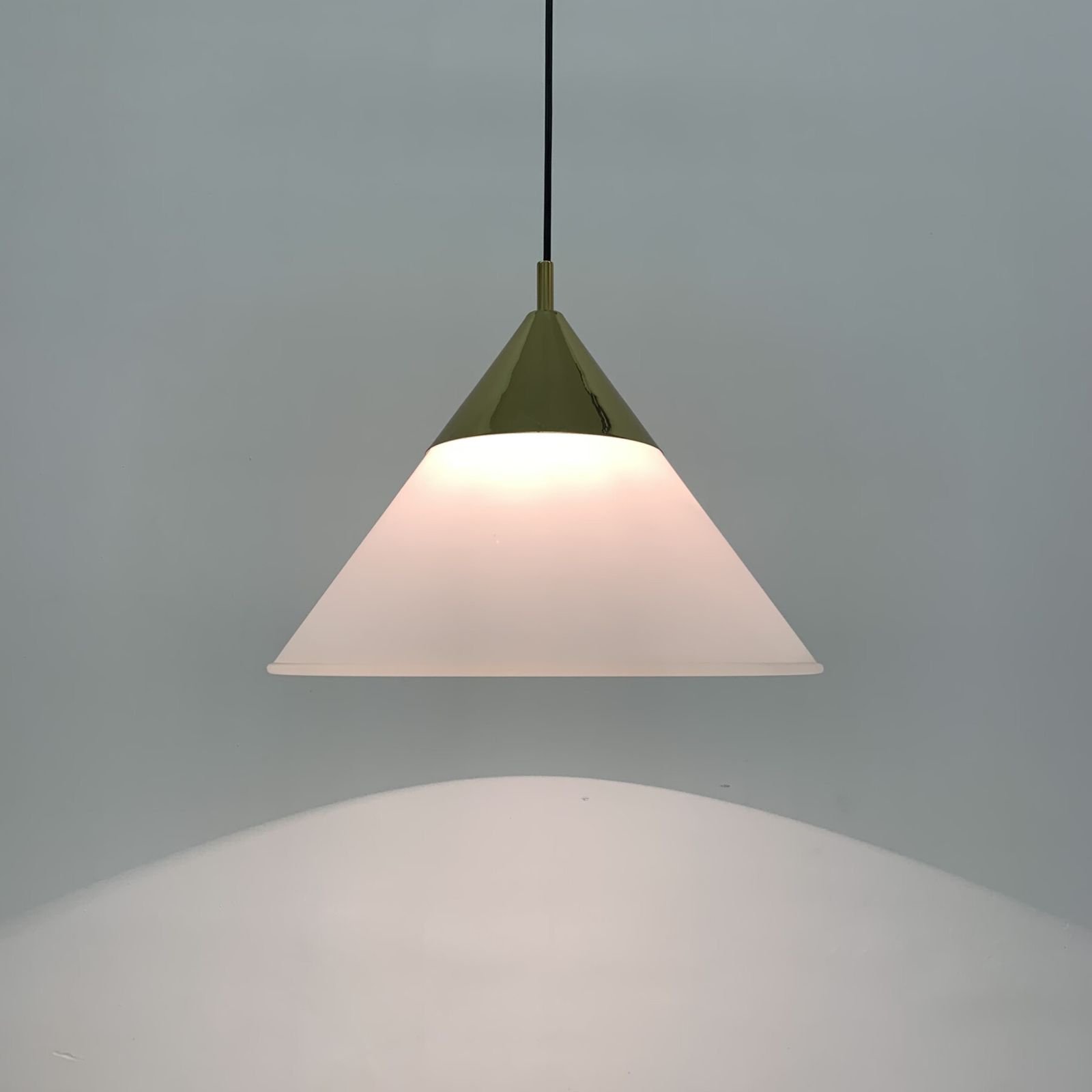 Glashütte Limburg Hanglamp, Jaren 1970 photo vinterior