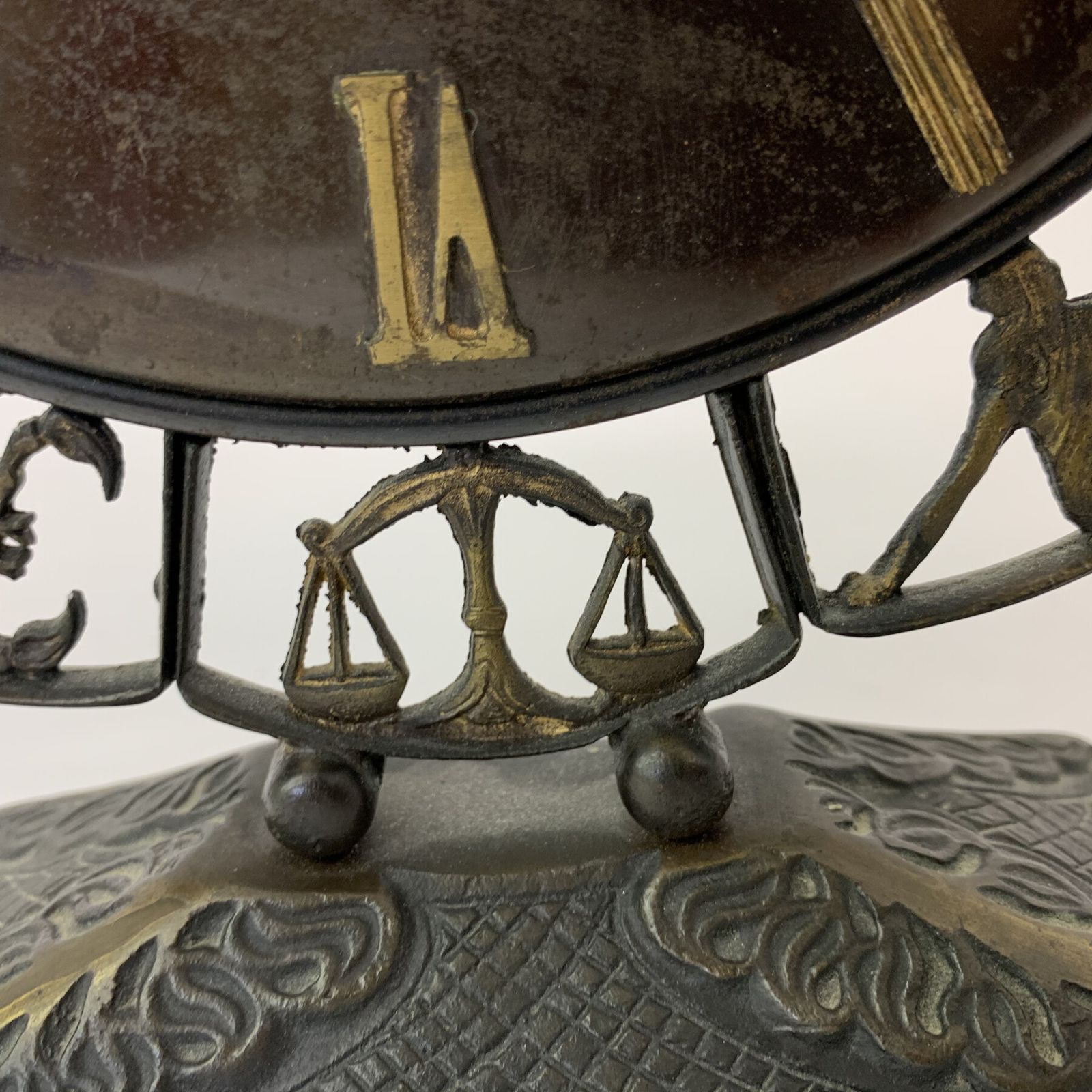 photo for sale Junghans Modernist Zodiac Clock, Jaren 1970