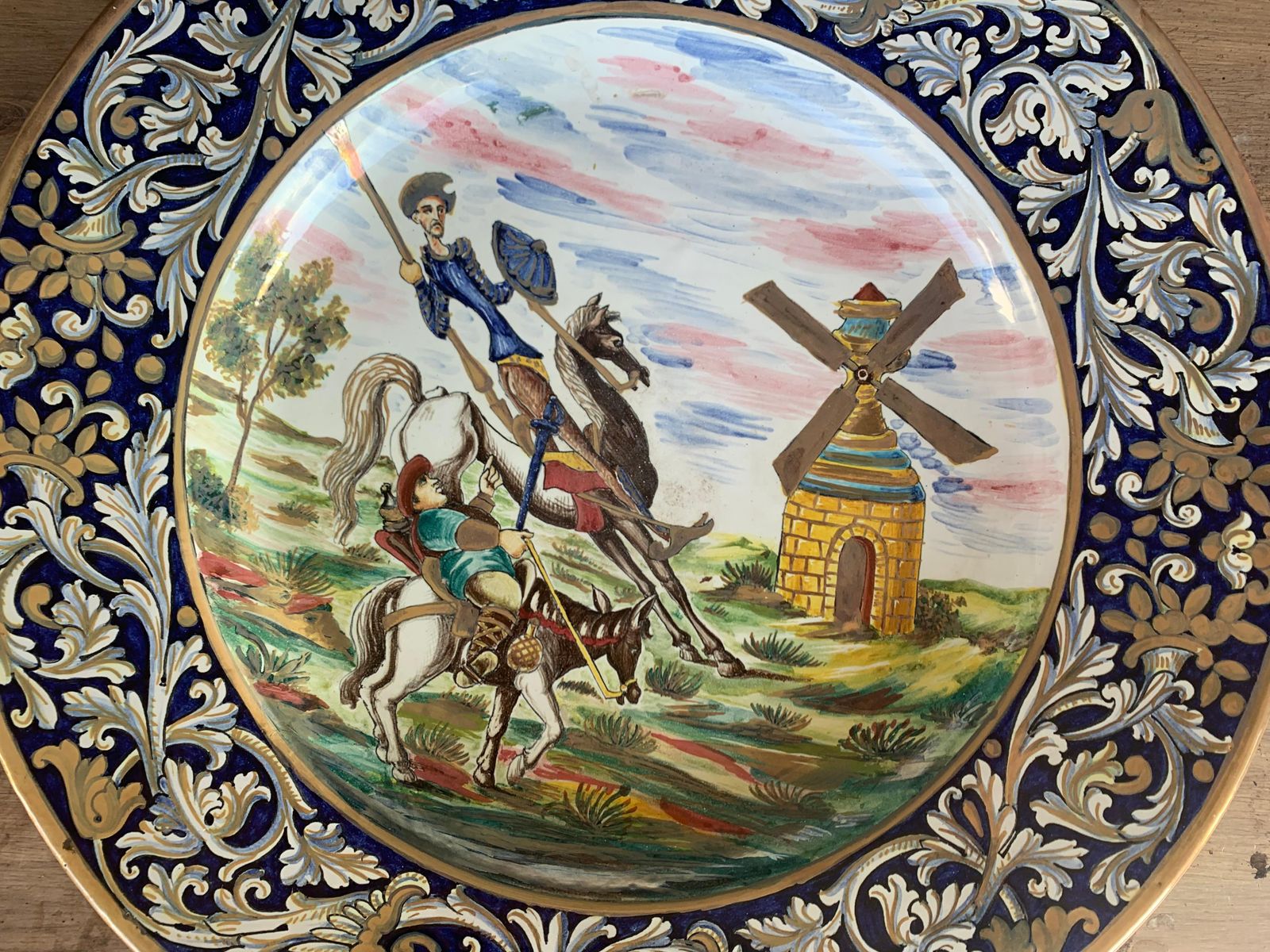 Plat décoratif espagnol représentant Don Quichotte, XIXe siècle photo for sale