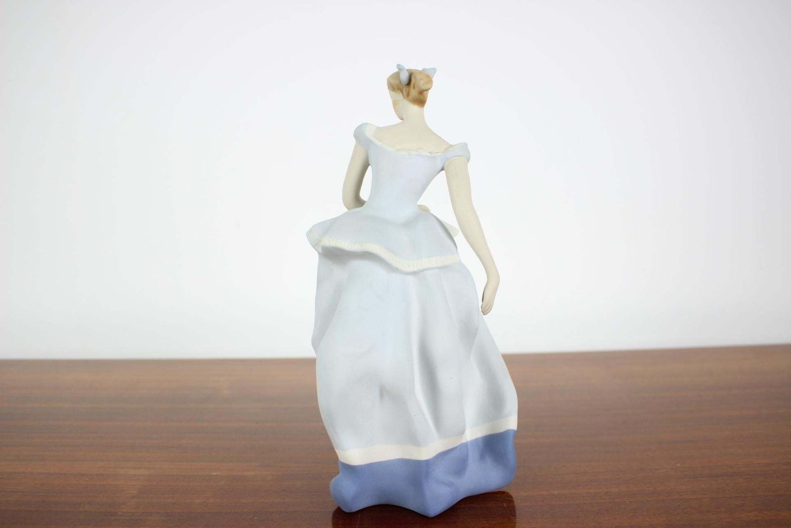 Porcelain Statue Of A Woman, Royal Dux photo 635.0