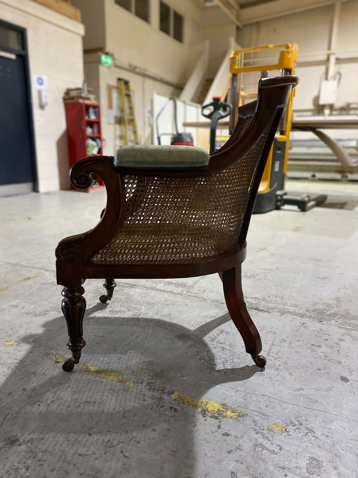 A Fine William IV Gentleman’s Reading Chair photo vinterior