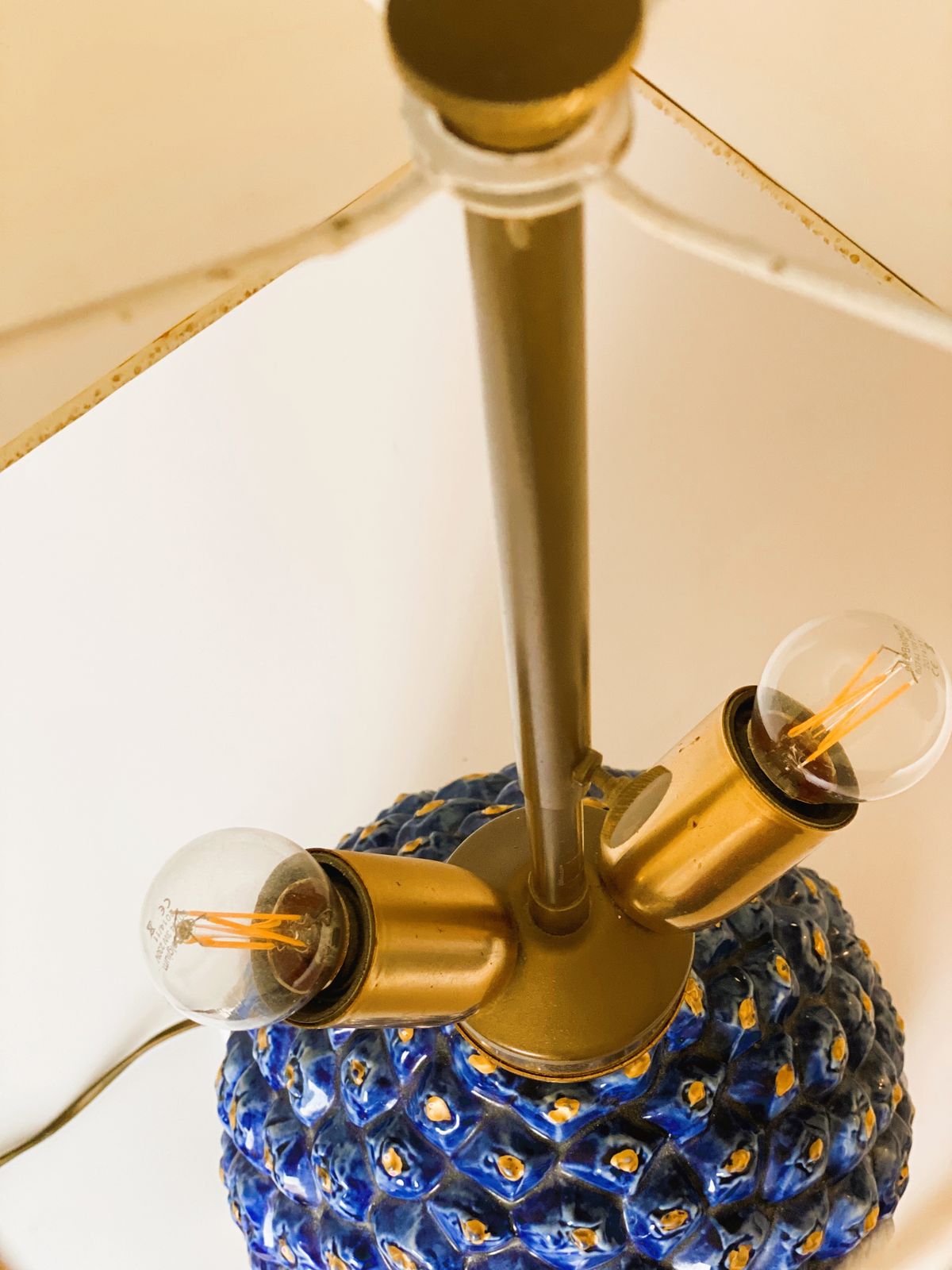Verlichting Mid Century Italiaanse Keramische Ananаslamp photo