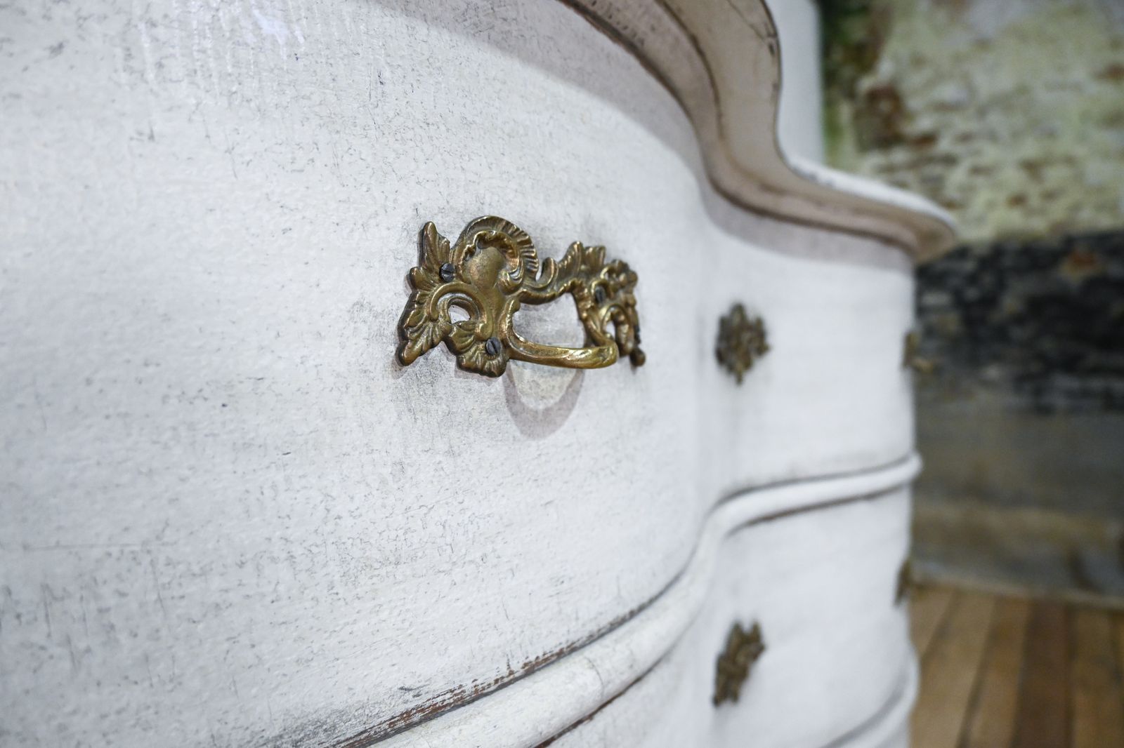 19th Century German Rococo Serpentine Painted Commode photo Furniture