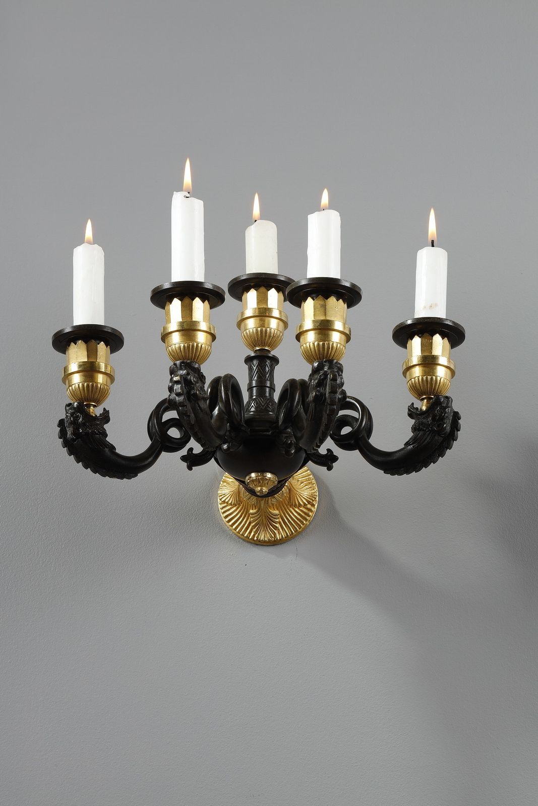 photo furniture Pair Of Restauration Period Sconces In Bronze