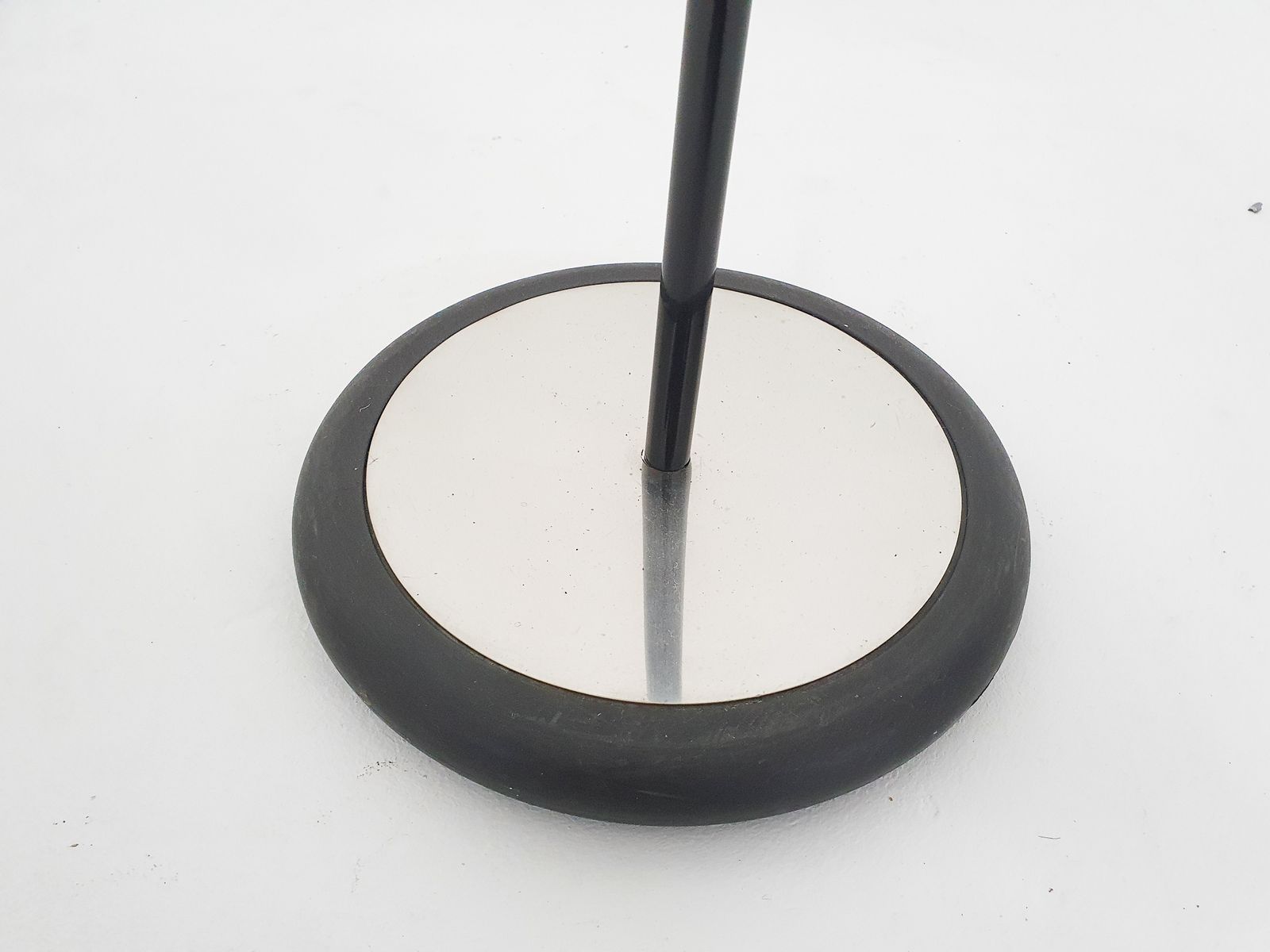 Maniglia Floor Light By De Pas, D'urbino And Lomazzi For Stilnovo, Italy 1970's photo vintage
