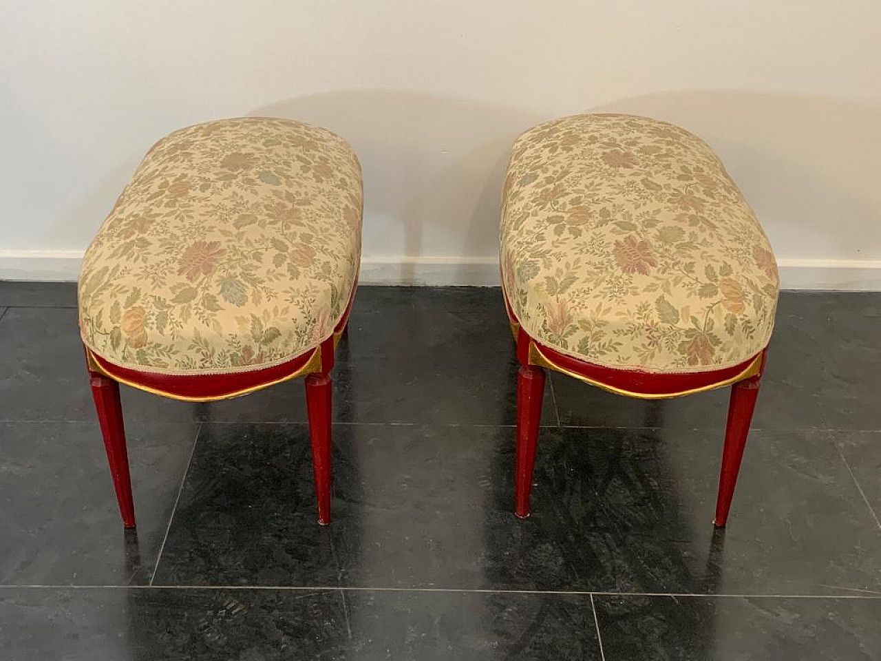 Cardinal Red Lacquered Art Deco Style Pouf With Gold Details, 1930s Previous photo vinterior