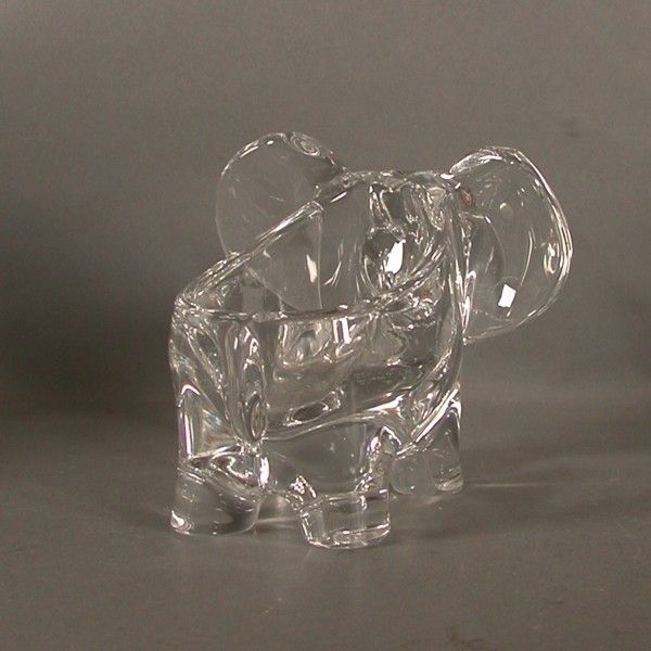 Vintage Elefante De Cristal. Vannes Francia. 1950   1955 photo for sale