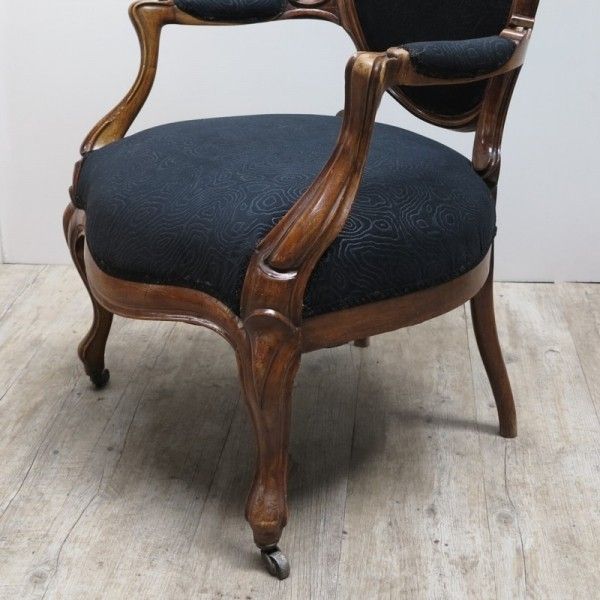 Antique Armchair Newly Upholstered. 1850   1880 photo vinterior