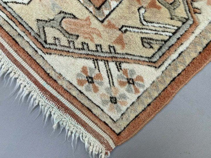 Old Turkish Small Milas Rug 142x85 Cm Old Vintage Carpet Ushak Pink Beige Blue photo Textiles
