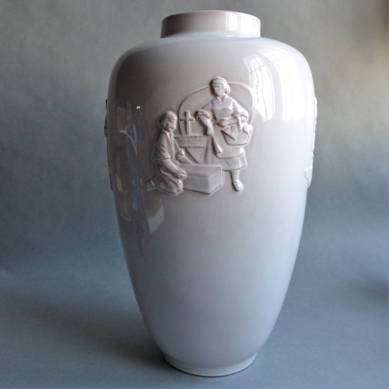Ceramic Vase From The Karlsruher Majolika For Kaloderma. 1950   1955