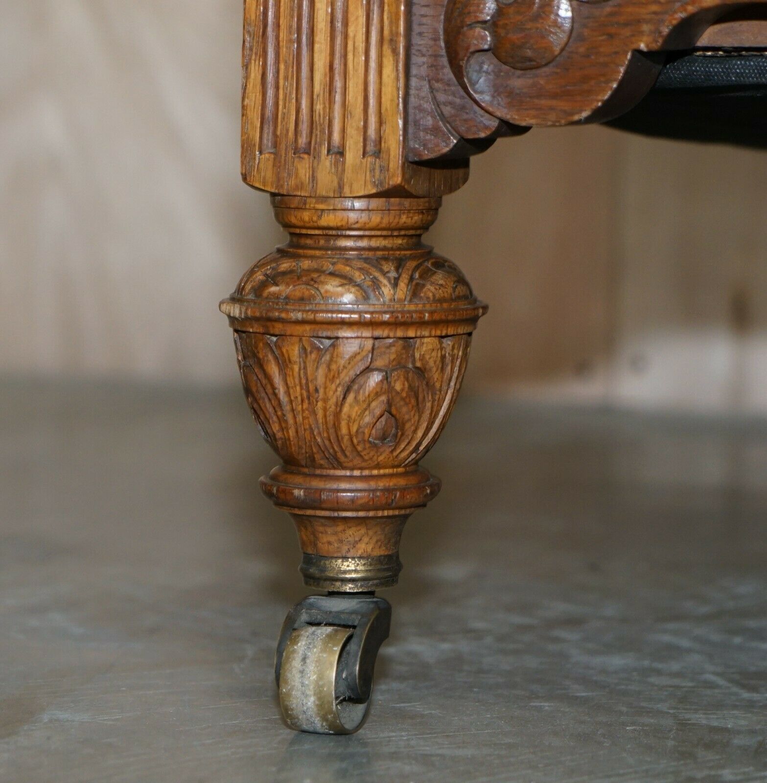 photo furniture Antique Pair Of Ornately Carved Oak Framed Leather Victorian Throne Armchairs