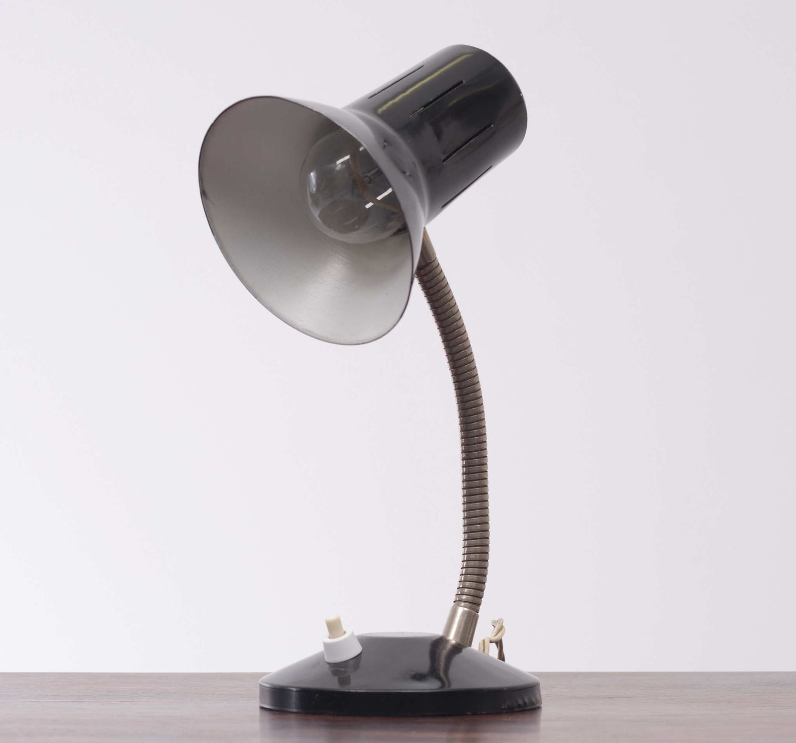 Small Hala Zeist Desk Lamp Holland, 1950s photo vinterior