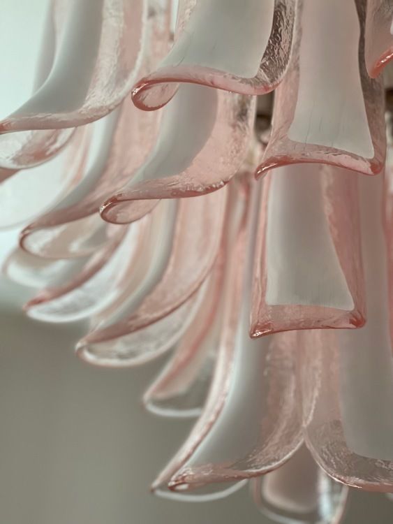photo furniture Murano Glass Chandelier Pink 'Mazzega'. Medium Size.
