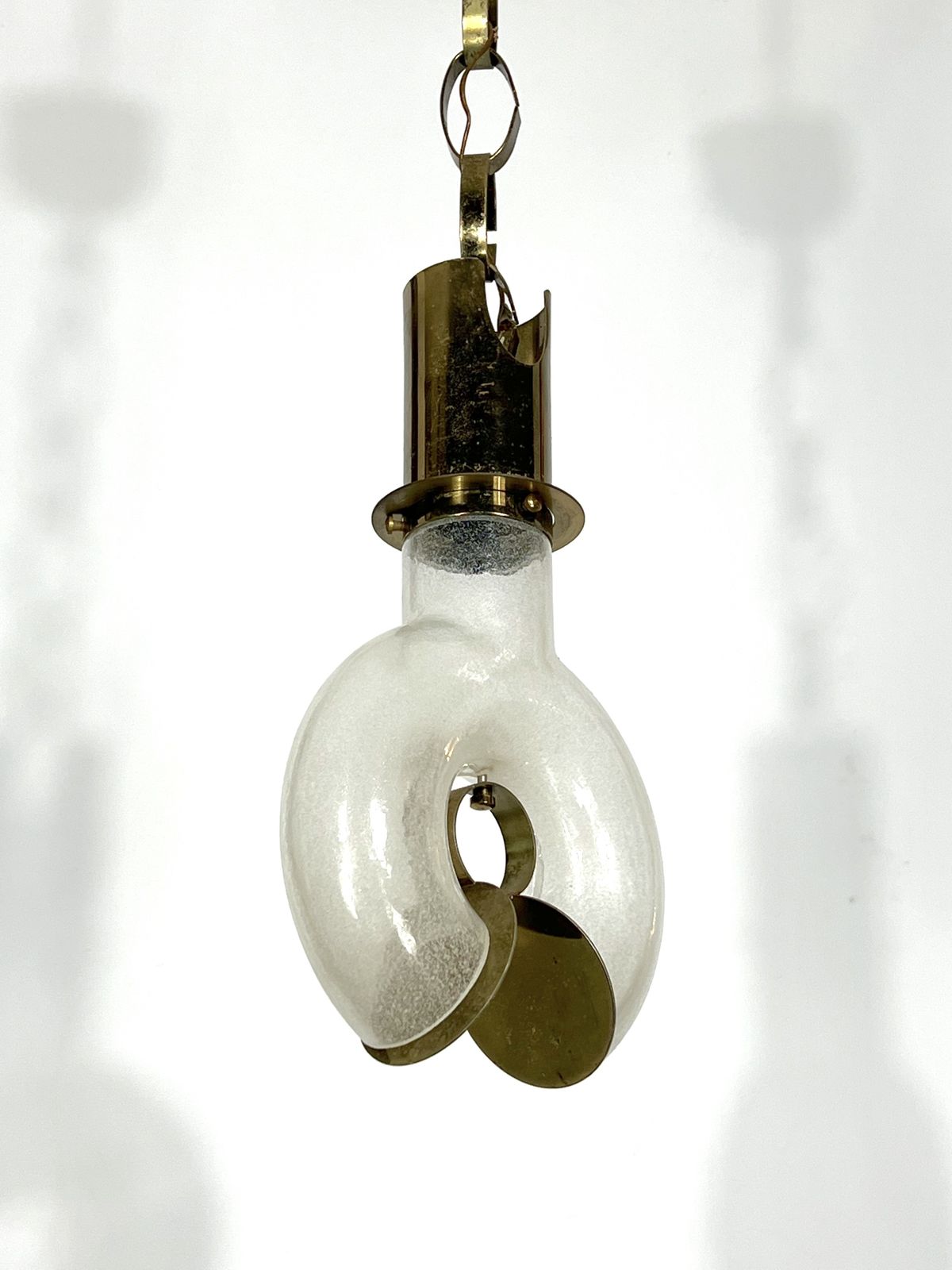 photo vintage Mid Century Modern Brass And Pulegoso Chandelier By Carlo Nason