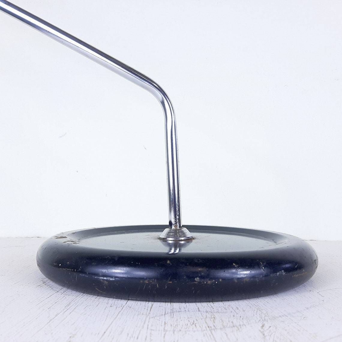 Mid Century Libellula Desk Lamp By Emilio Fabio Simion For Guzzini 1972 Modern White Table Lamp photo for sale