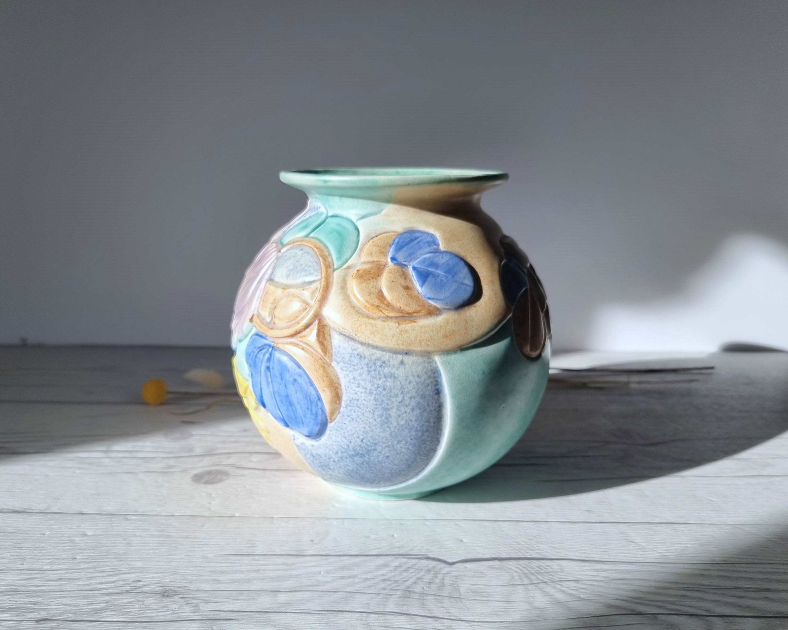 Beswick Pottery, Art Deco Satin Matt Sherbet Palette Glaze Carved Globe Vase, British, 1930 40s photo vinterior