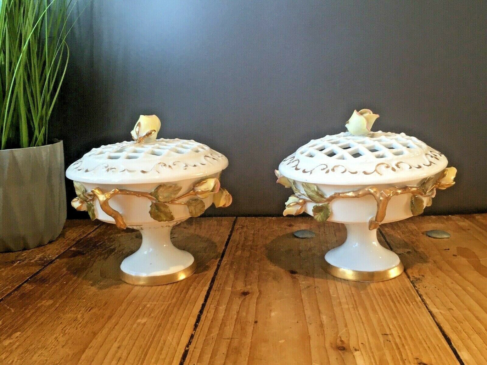 photo furniture Pair Of Top Quality 19th C Moore Brothers Rose Pot Pourri Pedestal Vases Urns
