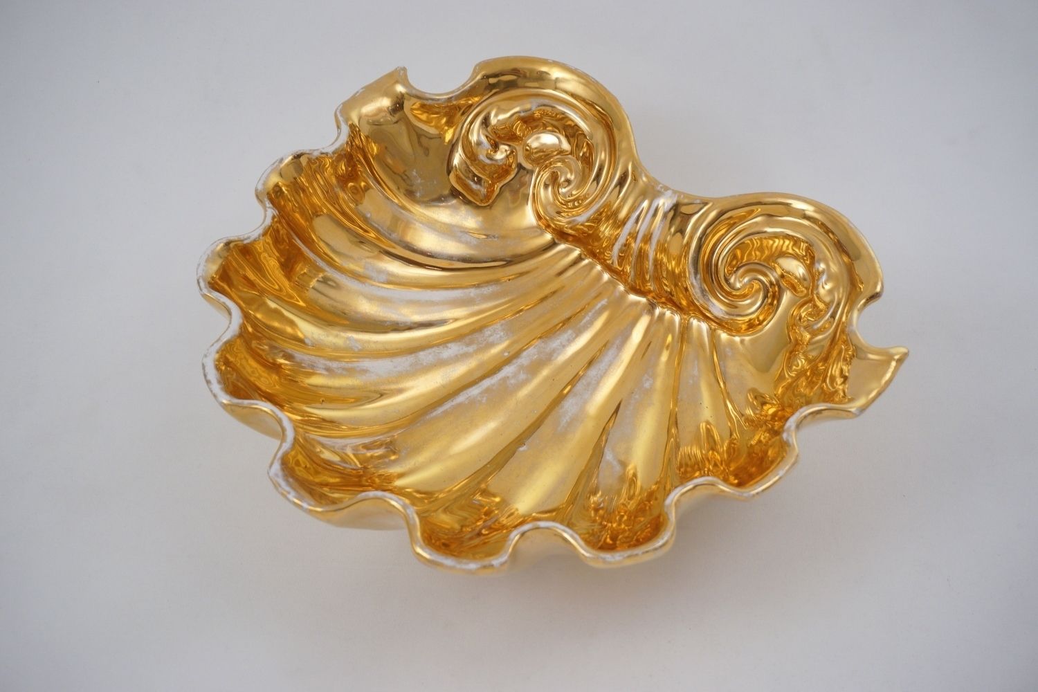 Antique Fabbrica Ferniani Faenza 36.5cm Shell Majolica Bowl, Gold, 1800`s Ca, Italian photo 390.0