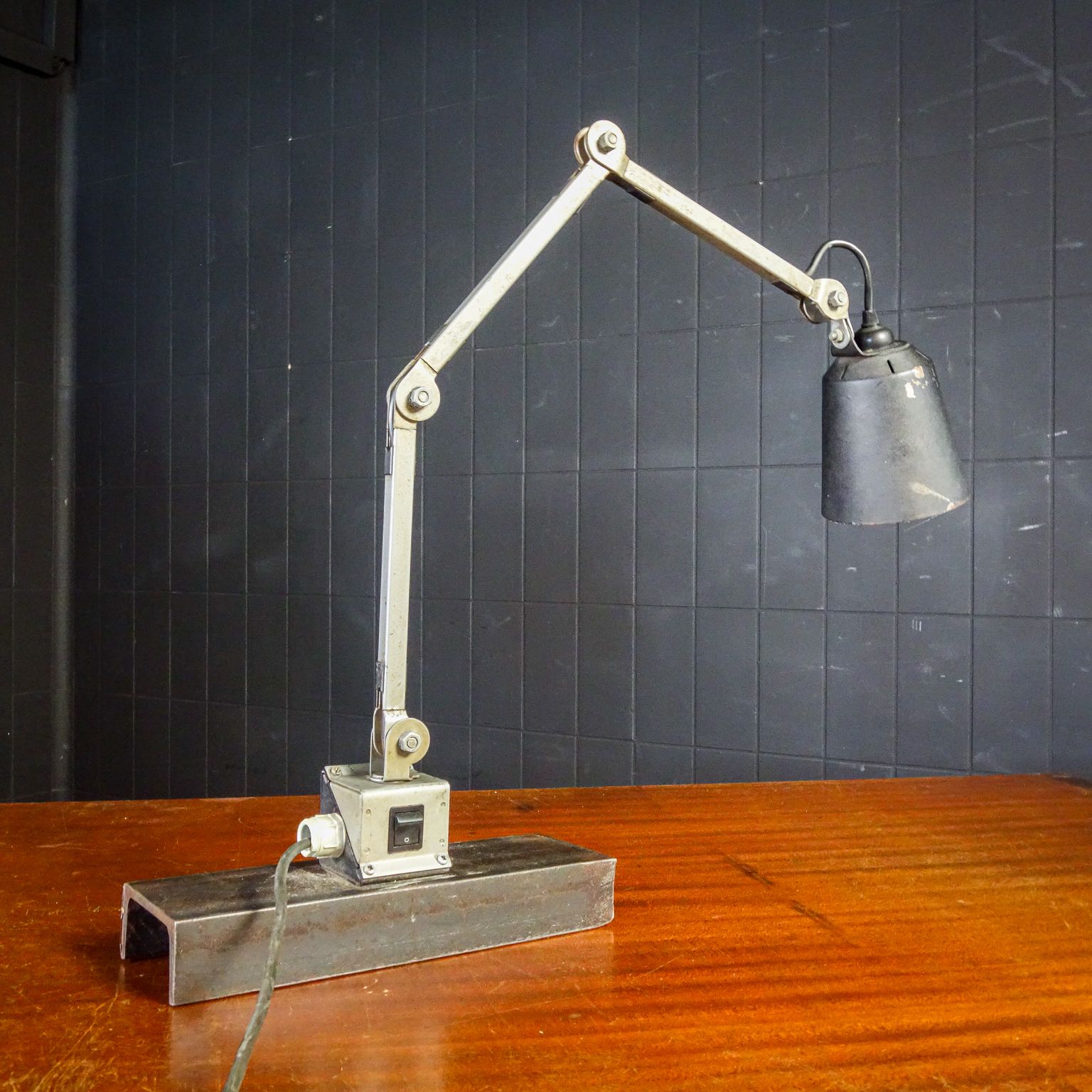 Industrial Iron Table Lamp – Fifties photo furniture