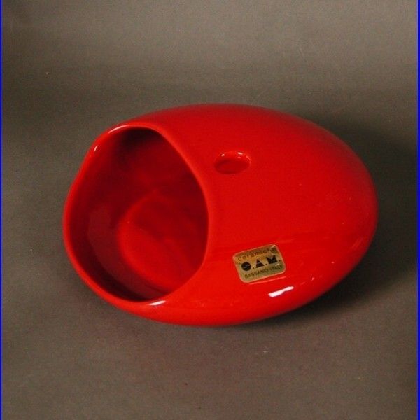 Vintage. Red Ceramic Vase Italy Bassano photo furniture