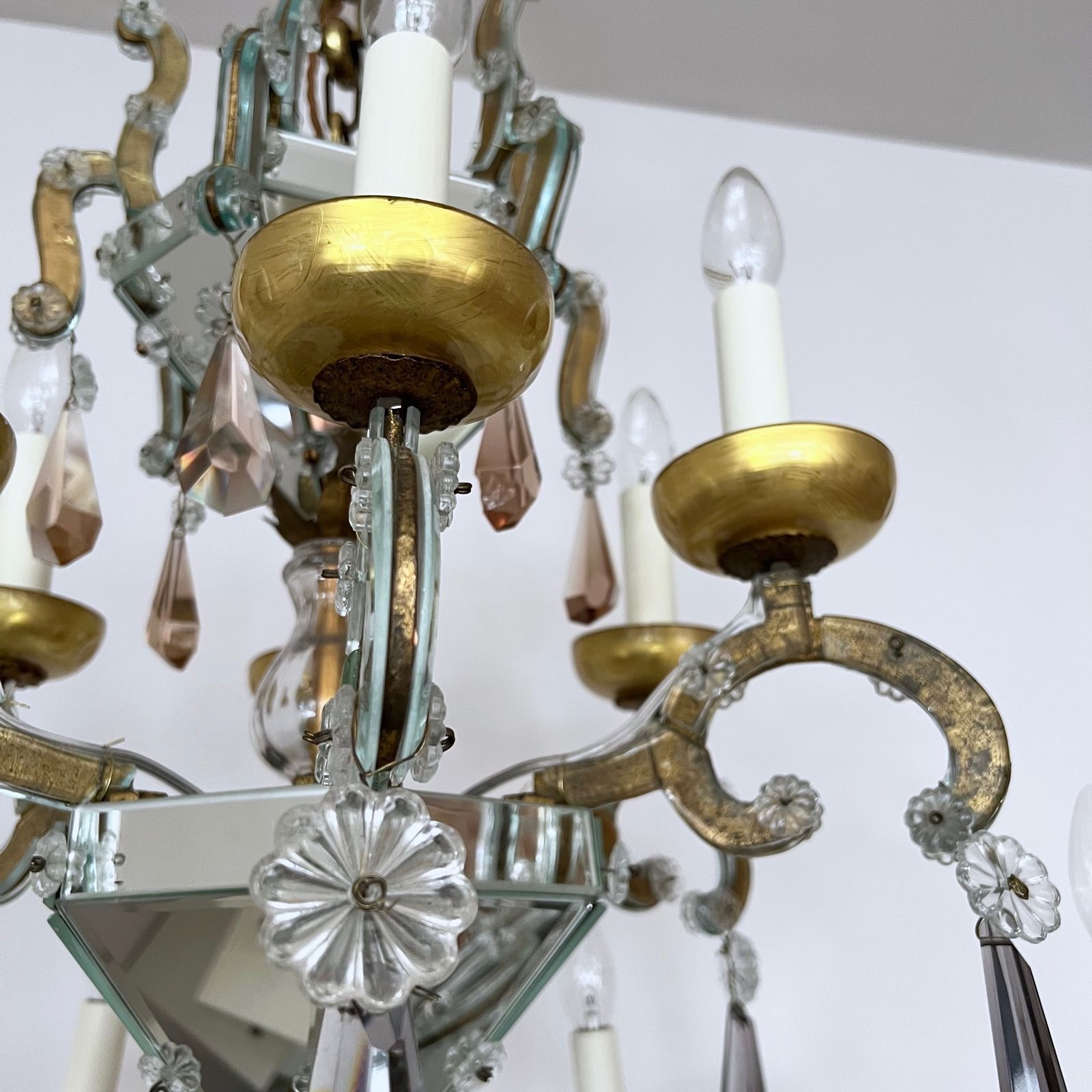 photo vintage Large French Art Deco Mirrored Chandelier With Cut Crystal Drops