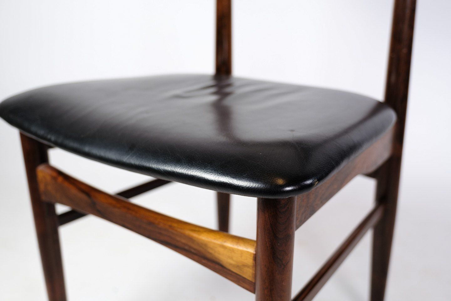 A Set Of Six Dining Table Chairs Of Danish Design In Rosewood With Black Leather From The 1960s. photo 4720.0