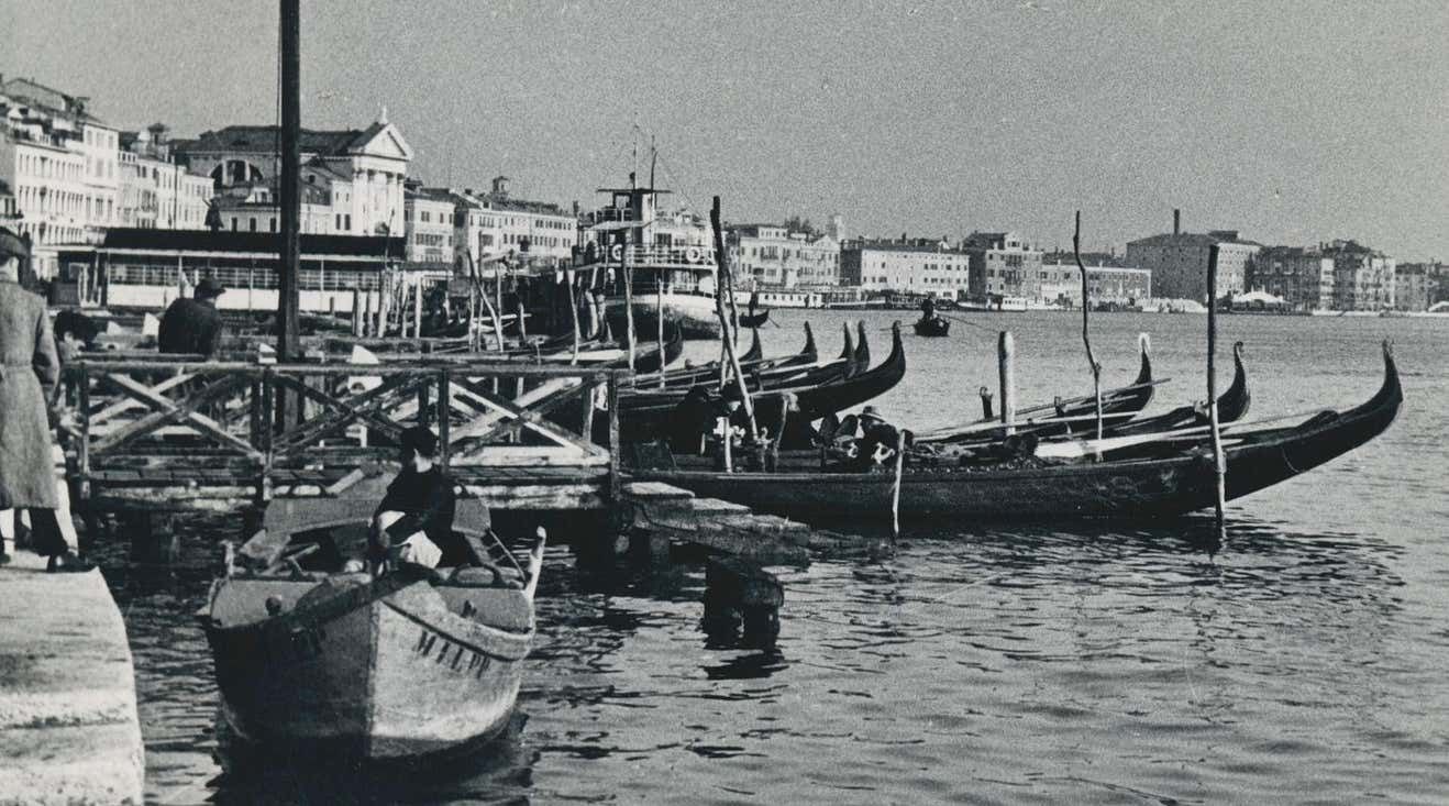 Erich Andres Venice, Waterfront, Gondolas, Silver Gelatine Print, Italy, 1950s, photo furniture