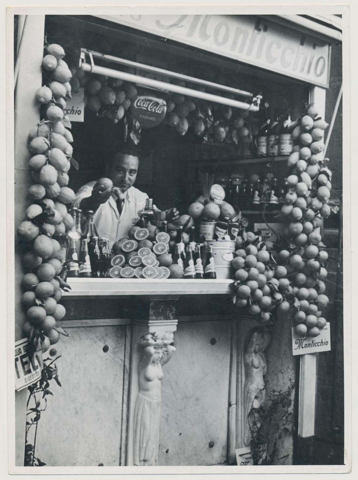Erich Andres Naples, Fruitsstand, Street Photography, Silver Gelatine Print, 1950s,