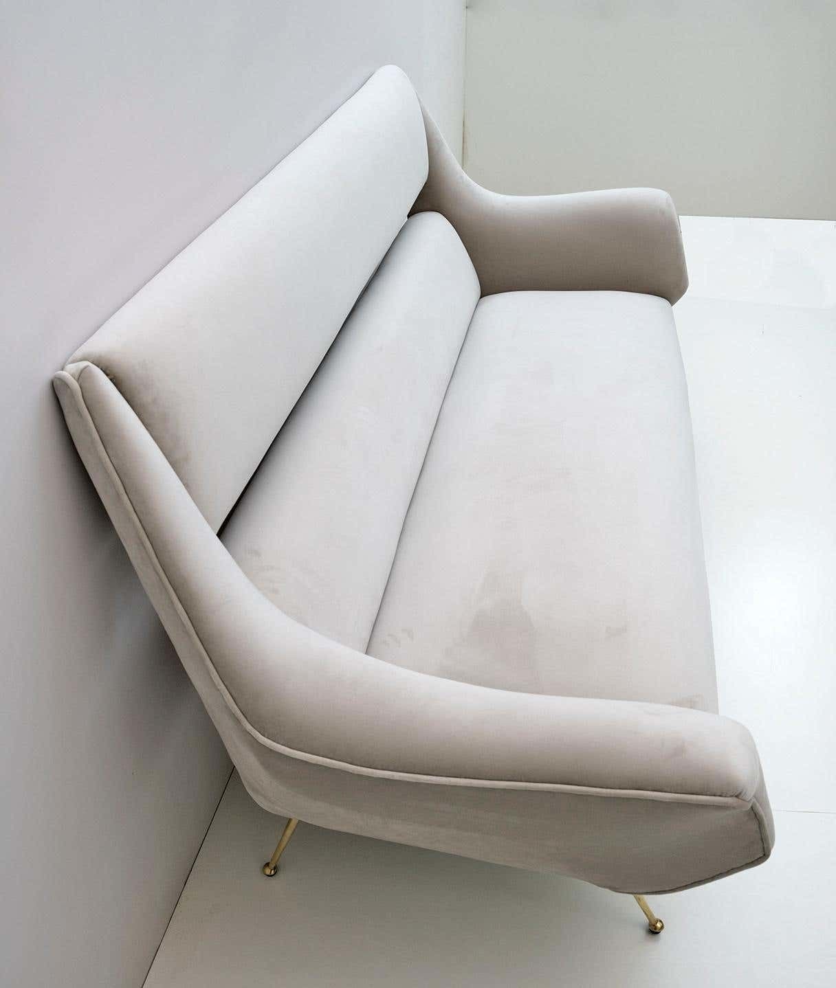 Gigi Radice Mid Century Modern Italian Velvet Sofa For Minotti, 1950s photo vintage
