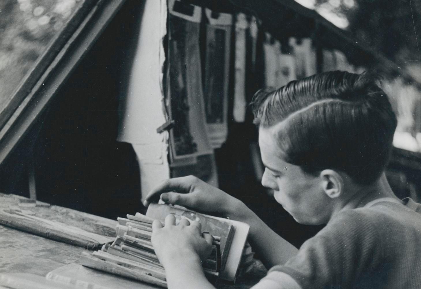 Boy; Books; Street Photography; Silver Gelatine Print; Paris, 1950s, 17,5 X 12,7 Cm 1955 photo furniture