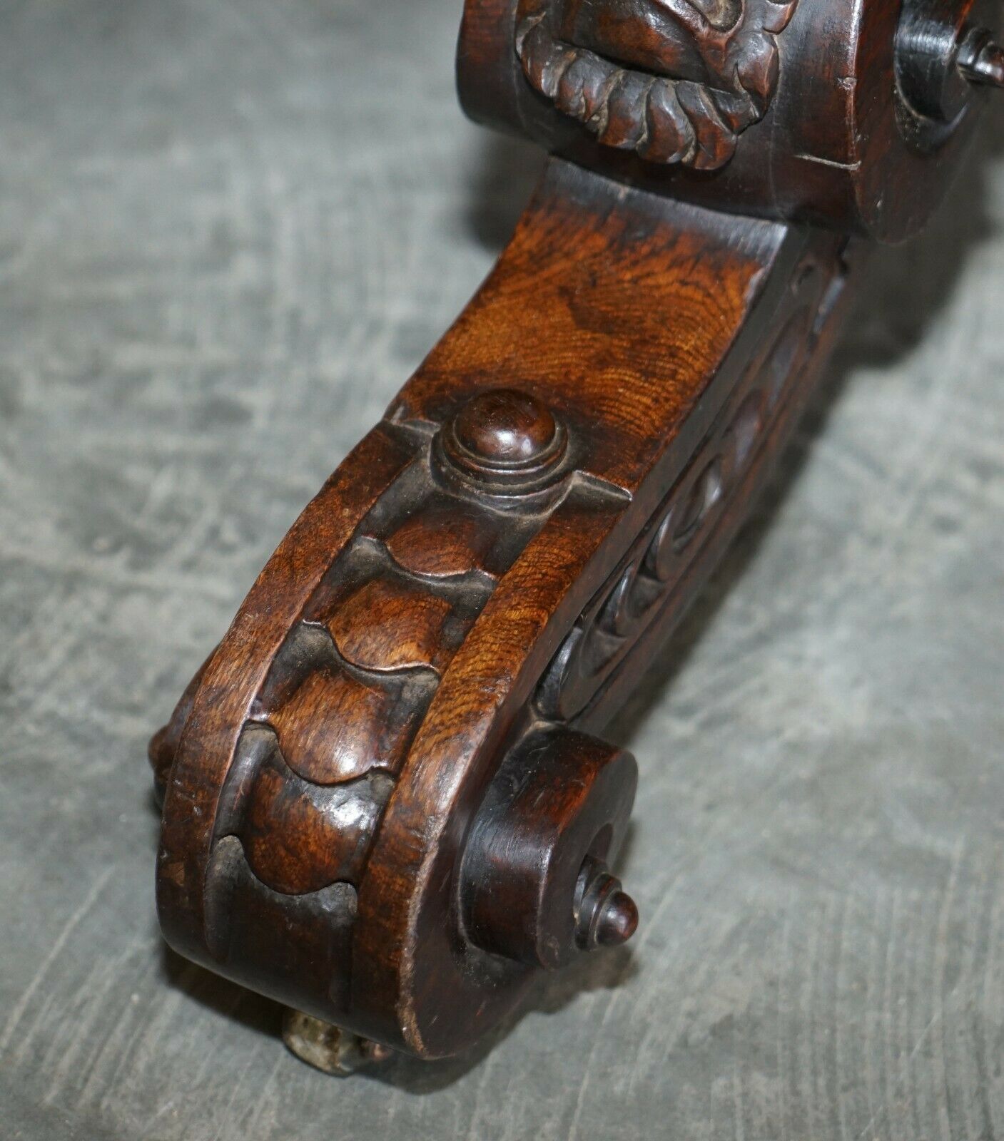 Fine Antique Gothic Revival Hand Carved Lions Head Rent Centre Occasional Table photo buy