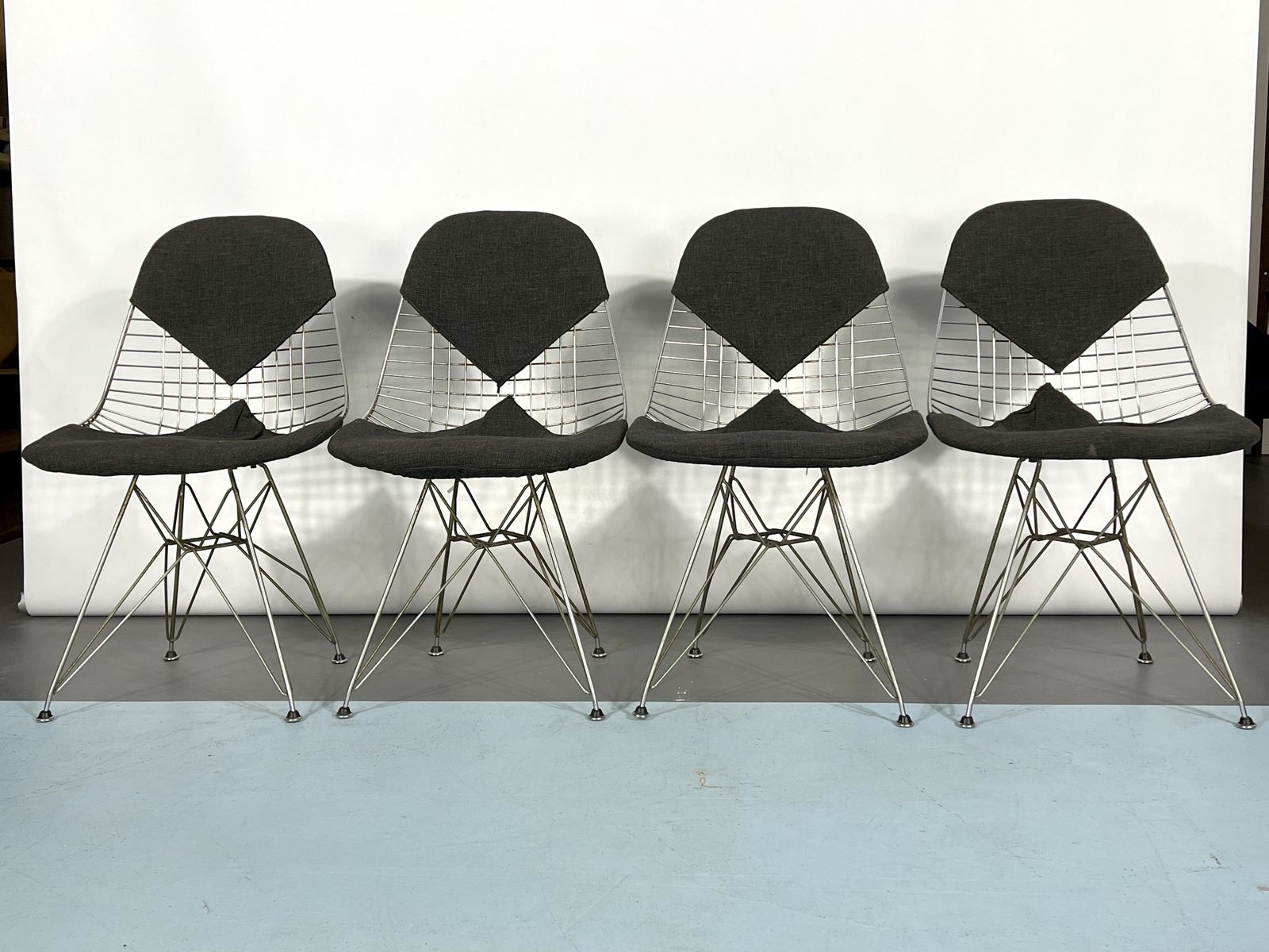 Mid Century Modern Set Of Four Dkr Bikini Chairs By Charles Eames