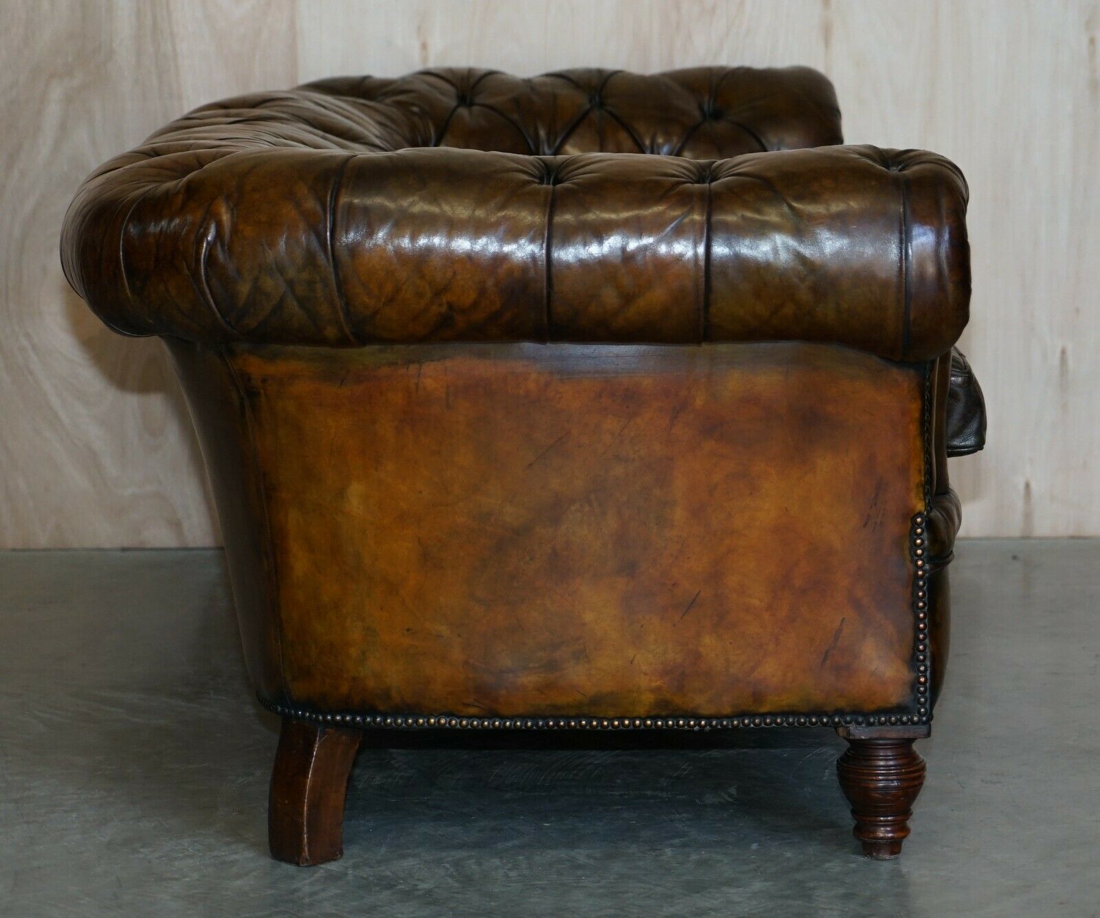 photo furniture Antique Victorian Chesterfield Tufted Brown Leather Sofa Feather Filled Cushions