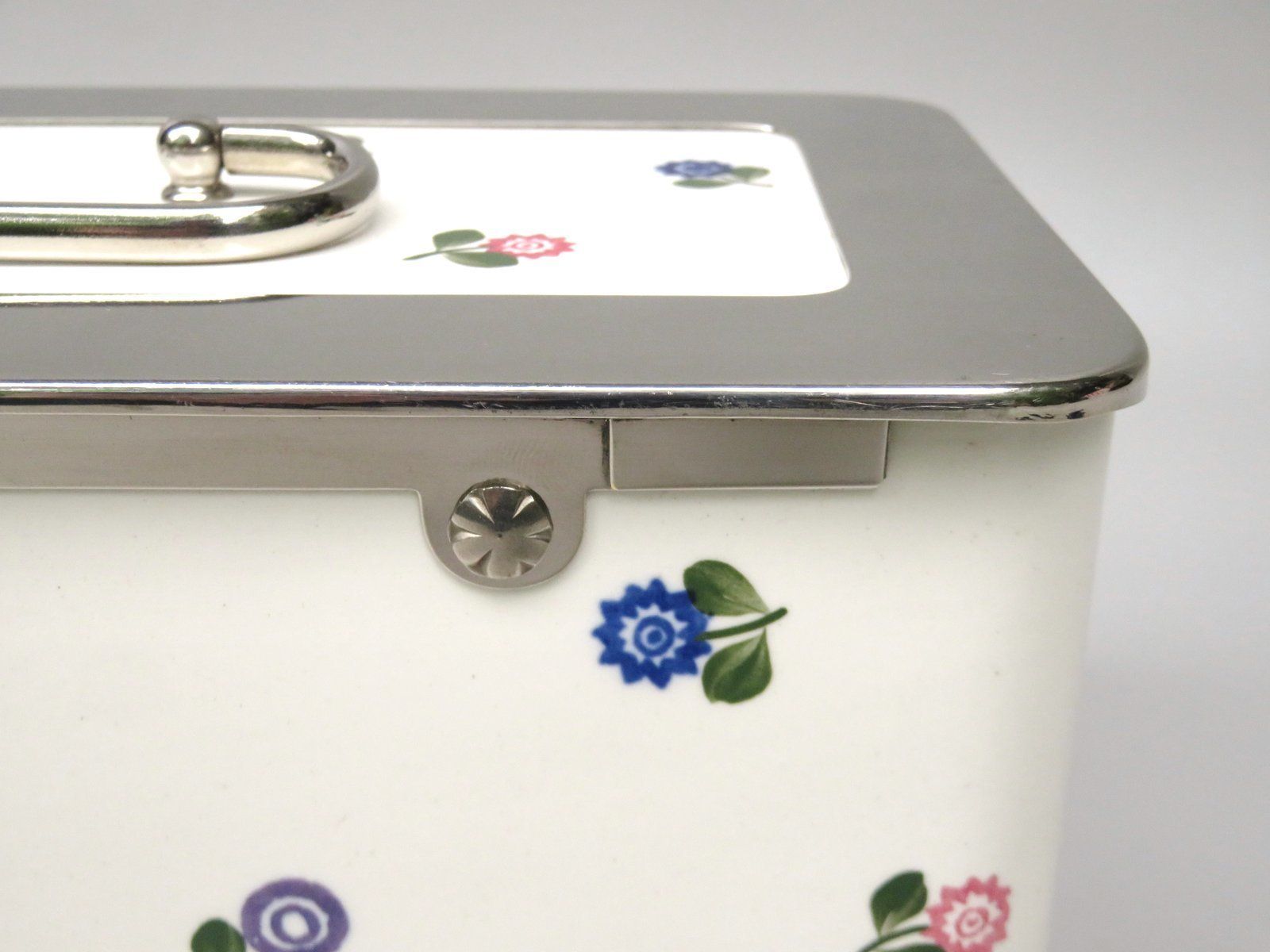 photo vintage Art Nouveau German Ceramic Baisage Box From Wächtersbach And Wmf With Spreading Flowers