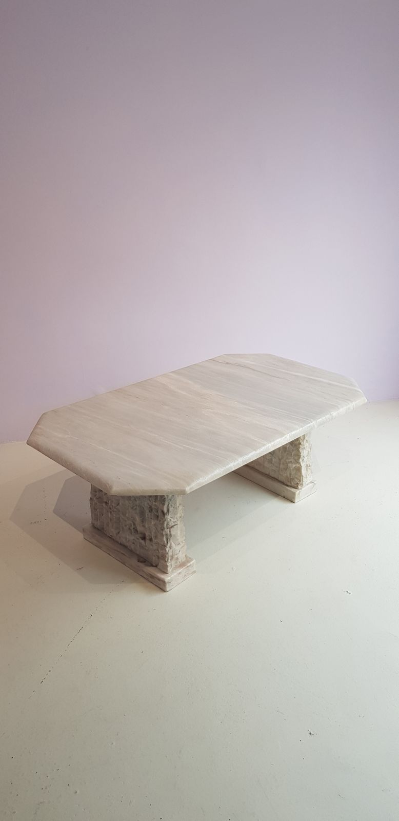 Massieve Brutalist Marmeren Salontafel photo Meubels